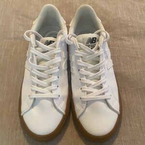 NEW New Balance CT210 White Leather Pro Court unisex gym shoe. M 6.5, W 8.5